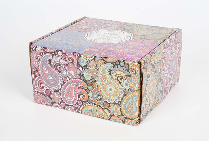 Embossed Paisley Lidded Pedestal Metal Jar Candle