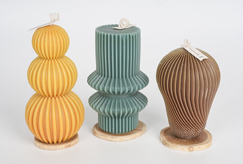 Sculptural Ribbed Art Candle