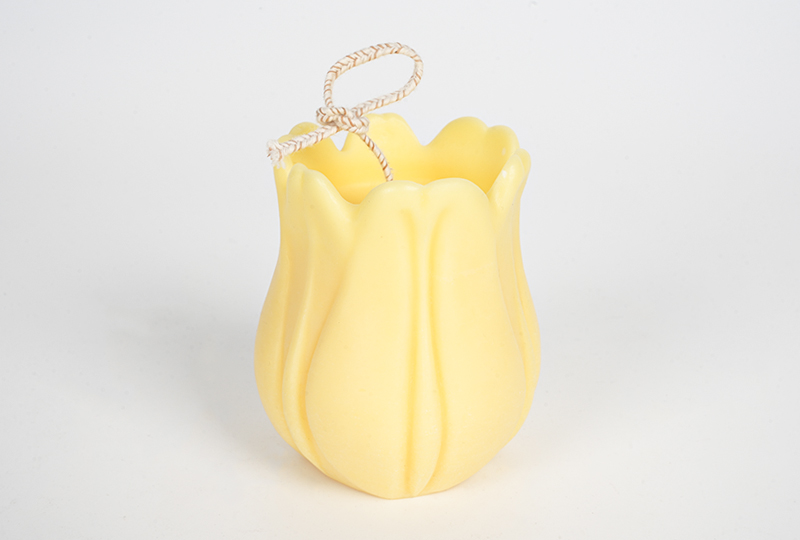 Hanging Tulip Bloom Art Candle