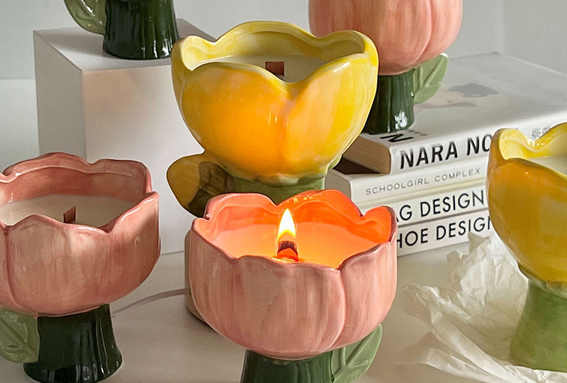 Tulip-Shaped Glossy Glazed Ceramic Jar Candle
