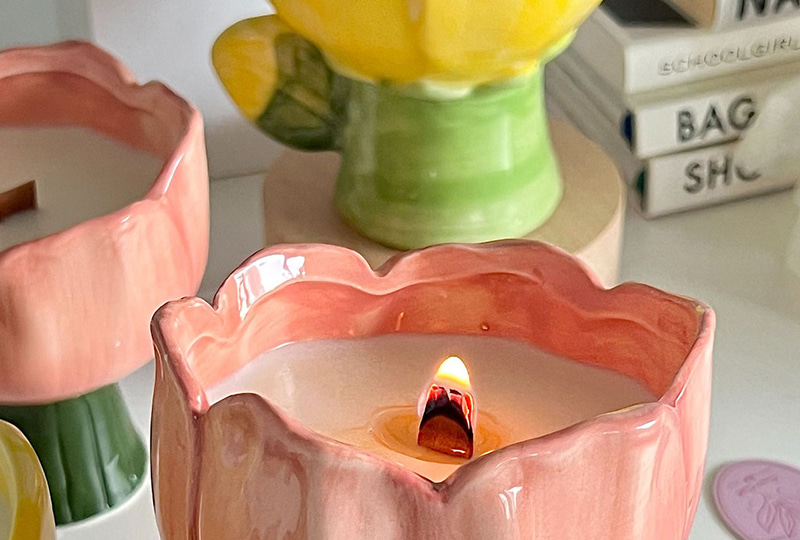 Tulip-Shaped Glossy Glazed Ceramic Jar Candle