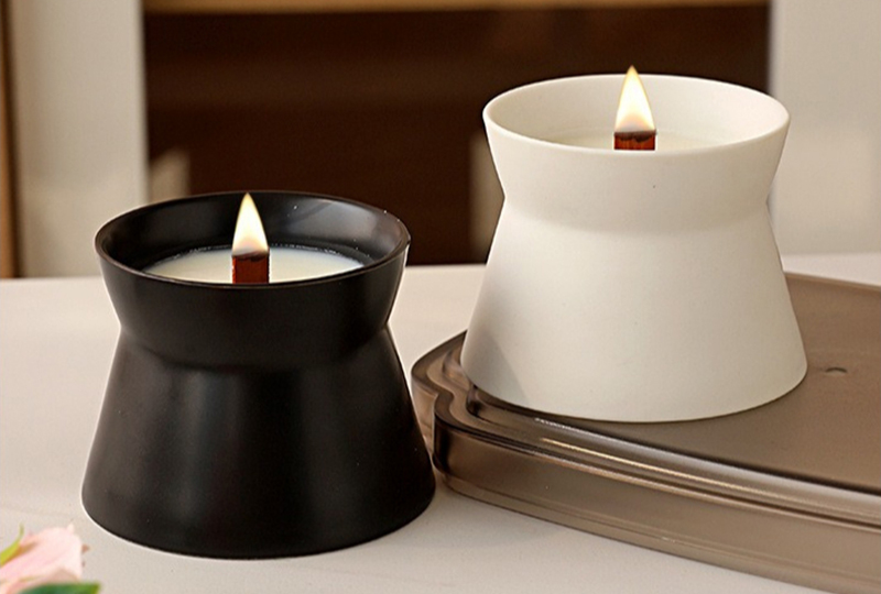 Matte Textured Wooden-Wick Ceramic Jar Candle