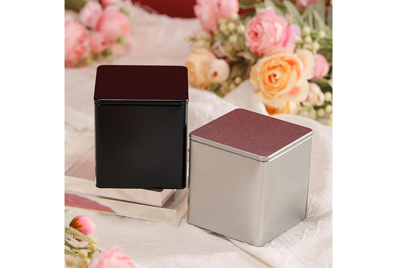 Glossy Square Red Lidded Metal Jar Candle