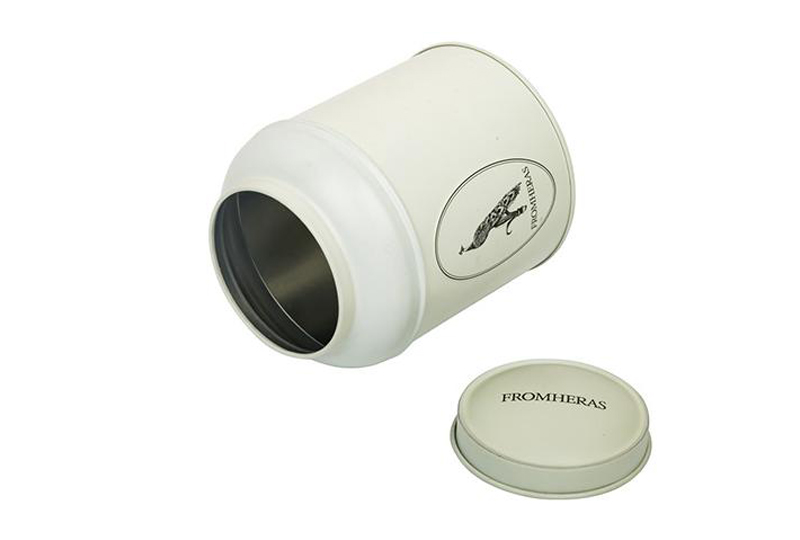 Matte White Engraved-Illustration Lidded Metal Jar Candle