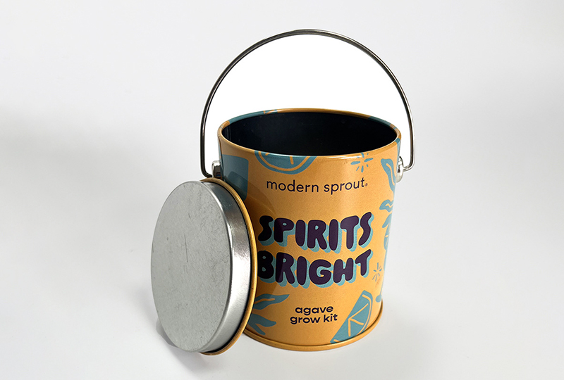 Seasonal Print Tin-Bucket Handle Metal Jar Candle