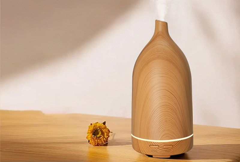 Vase-Shaped Wood-Grain LED Ultrasonic Diffusers