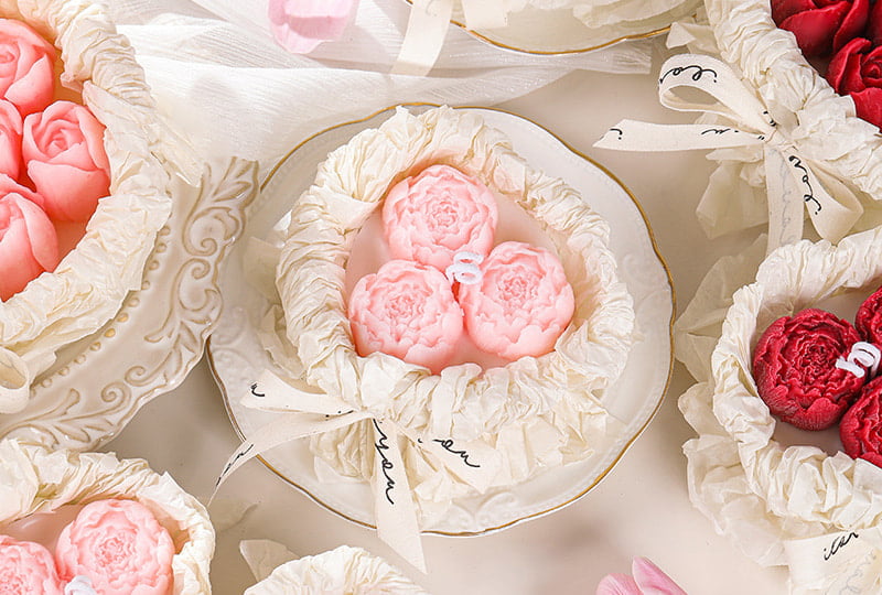 Multi-Rose Cluster Ruffle-Base Flower Series Handmade Candle